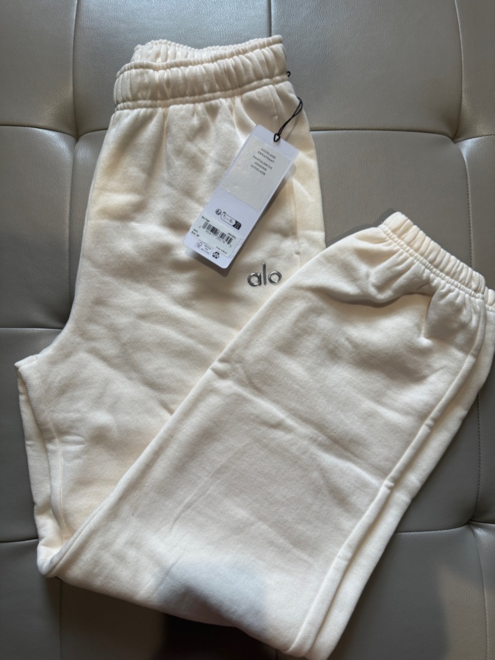ALO Yoga Kids Cream Sweat Joggers